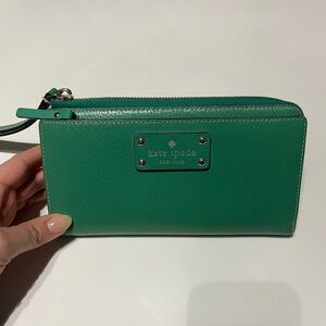 Large Kate Spade Wellesley wallet